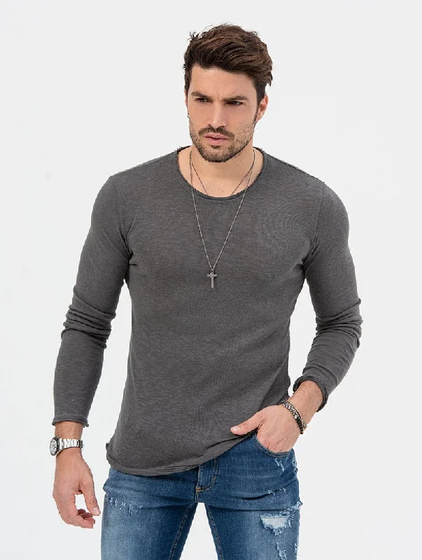 LUKE LONG SLEEVE T-SHIRT IN GREY